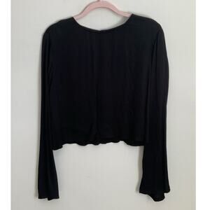 Velvet Black bell sleeve button back shirt size‎ large